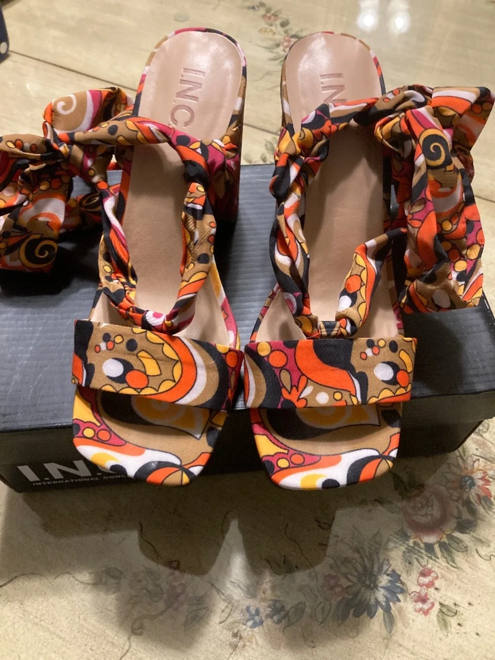 INC Orange/Black/Brown Lace-Up Sandals Sz 7